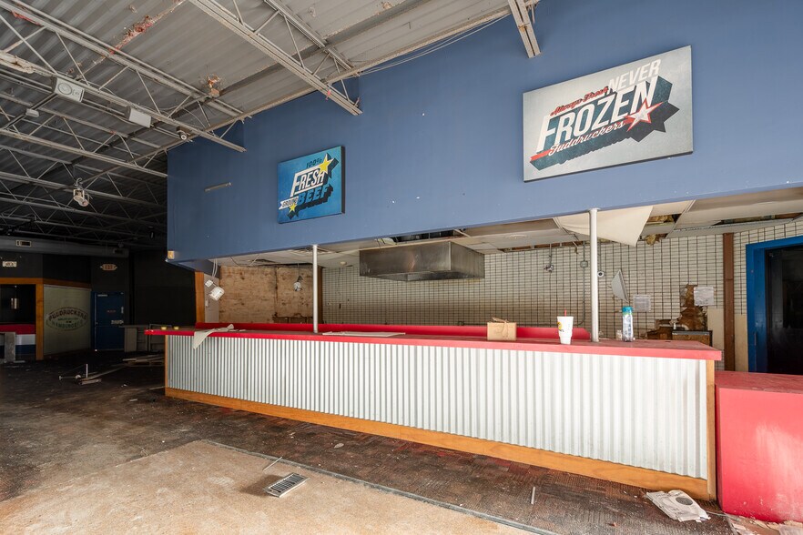 More Photos Of 11950 Kurland Dr, Houston Restaurant For Sale