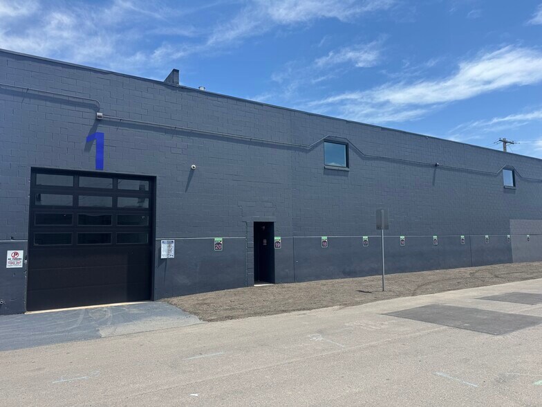 More Photos Of 890 Navajo St, Denver Warehouse For Lease