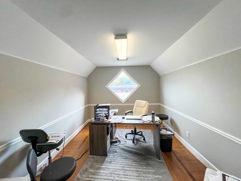 More Photos Of 200 Canyon Park Dr, Pelham Office For Lease