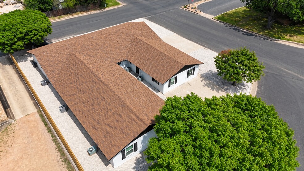 Primary Photo Of 1402 N Adams St, Fredericksburg Multifamily For Sale