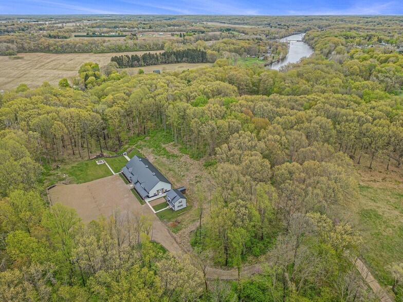 More Photos Of 15165 Main St, Buchanan Theater Concert Hall For Sale