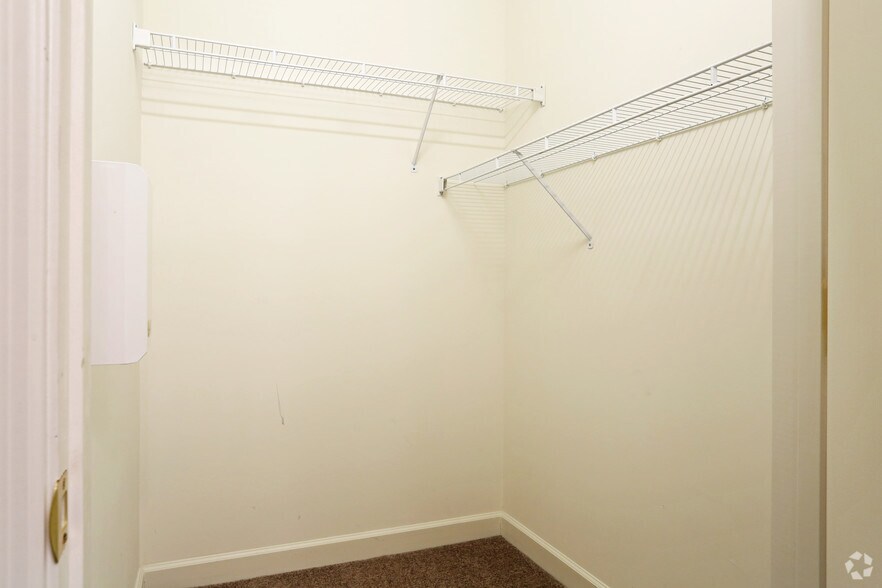 More Photos Of 1220 N King St, Hampton Apartments For Lease