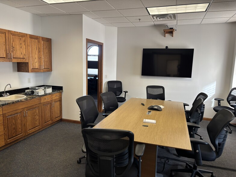 More Photos Of 3400 W O St, Lincoln Manufacturing For Sale