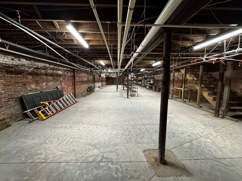 More Photos Of 1100 Main St, Newberry Restaurant For Sale