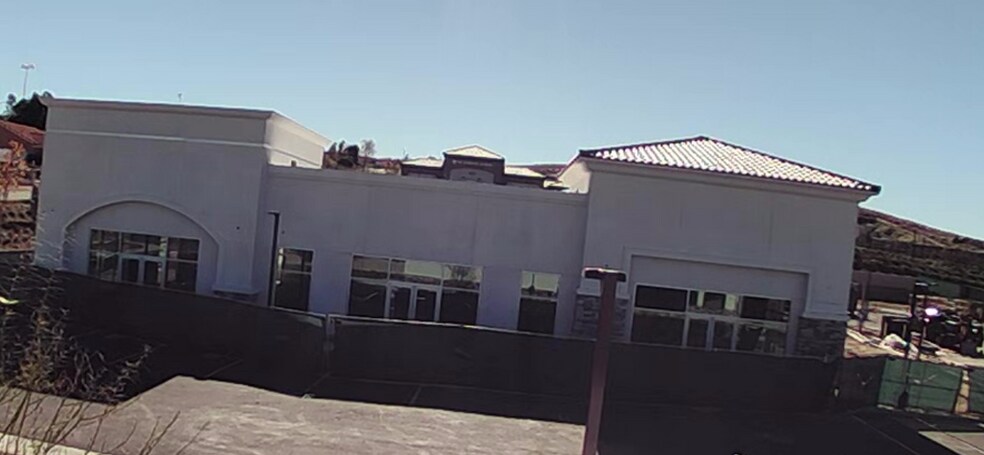 More Photos Of 18187 Van Buren Blvd, Riverside Fast Food For Lease