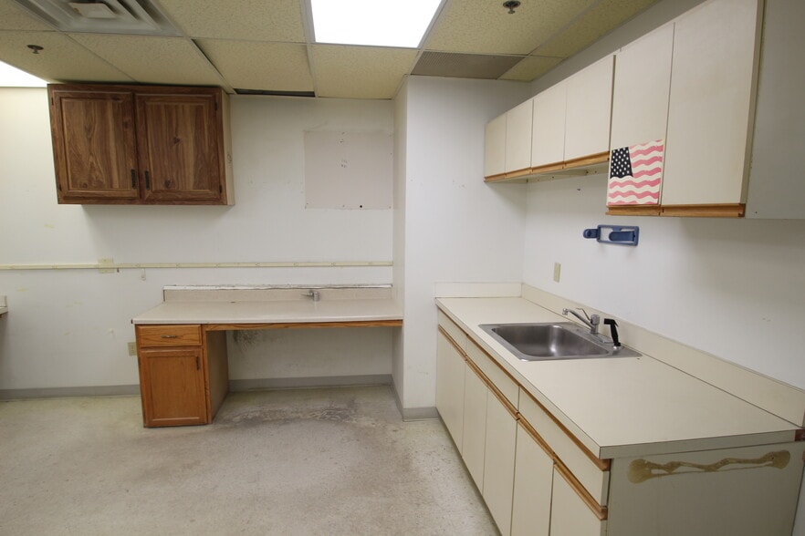 More Photos Of 3575 Reserve Commons Dr, Medina Medical For Lease