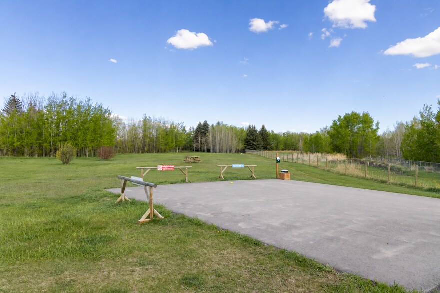 More Photos Of 282063 Twp Rd 224A, Rocky View No 44 Veterinarian Kennel For Sale