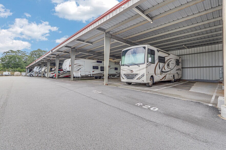 More Photos Of 5780 Holiday Rd, Buford Self Storage For Sale