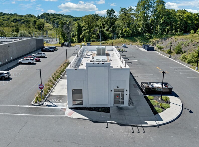 More Photos Of 658 Hoosick Rd, Troy Fast Food For Lease