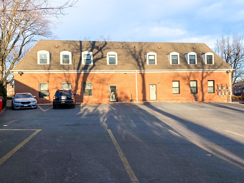 More Photos Of 266 White Plains Rd, Eastchester Office For Sale