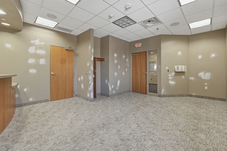 More Photos Of 14101 Fairview Dr, Burnsville Medical For Lease