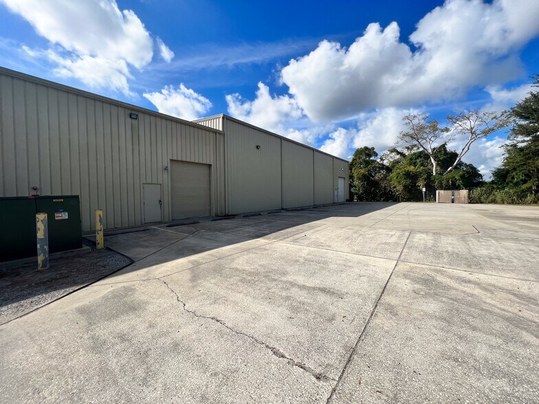 More Photos Of 4906 Patch Rd, Orlando Research And Development For Lease