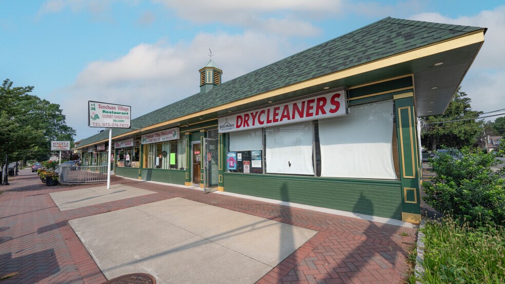 More Photos Of 246 Mountain Ave, Springfield Storefront For Lease