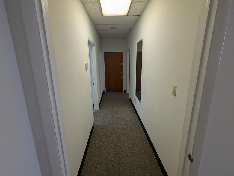 More Photos Of 603 Detroit St, La Porte Loft Creative Space For Sale