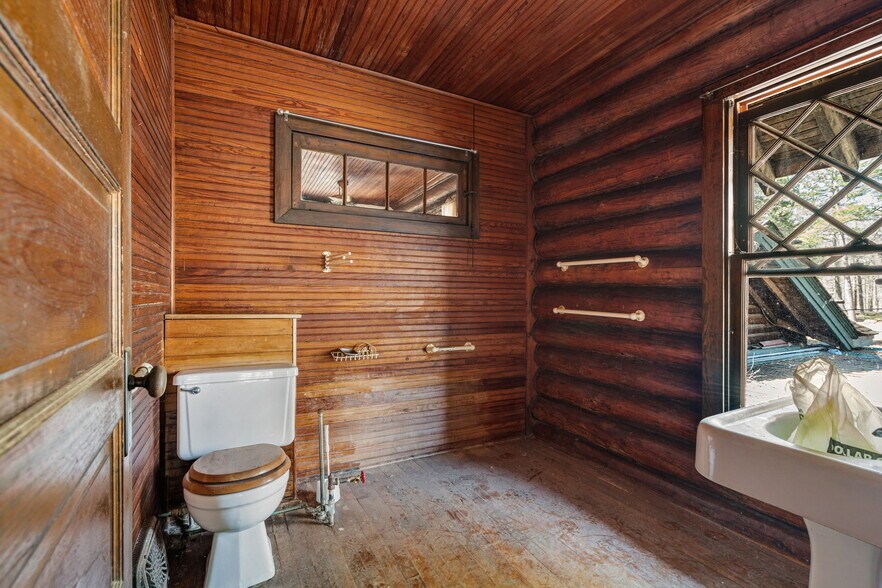 More Photos Of 1098 340th Ave, Frederic Specialty For Sale