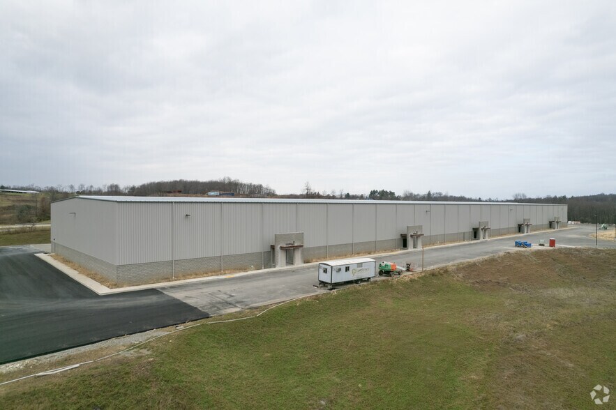 More Photos Of 751 Mountain View Dr, Smithfield Distribution For Lease