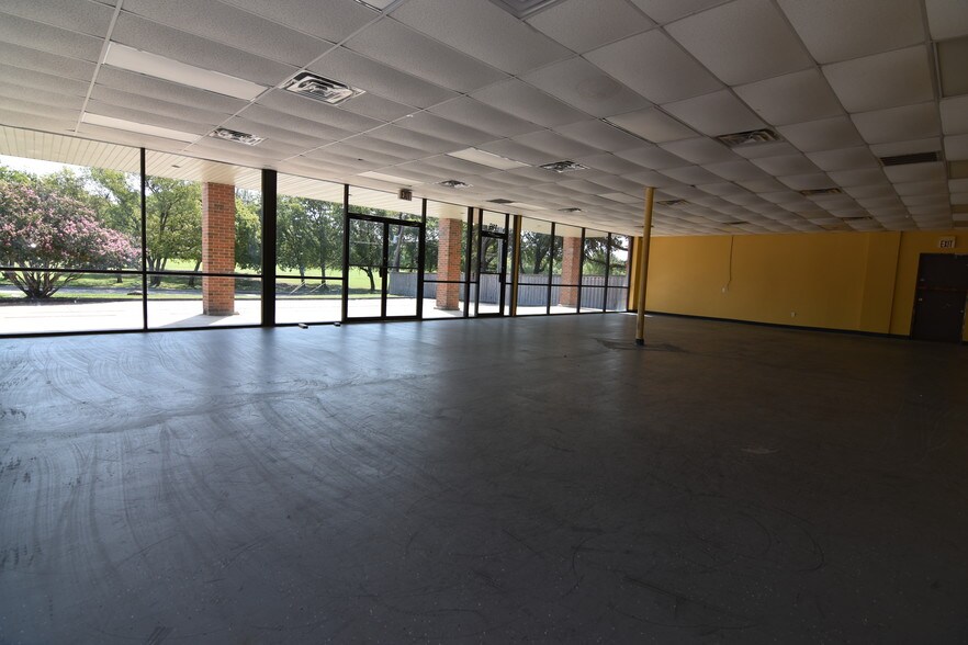 More Photos Of 6350 Glenview Dr, Fort Worth Unknown For Lease