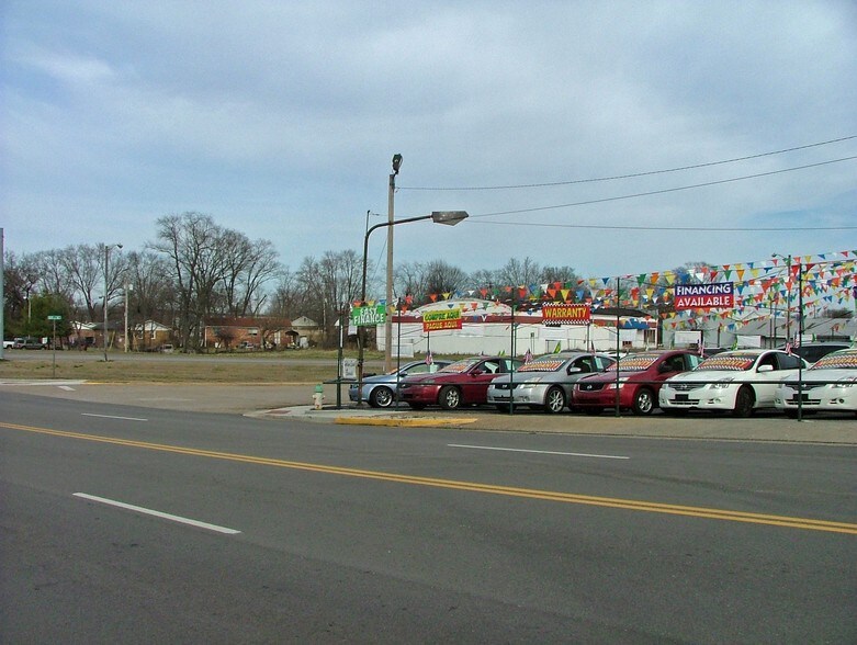 More Photos Of 327 W 6th Ave, Bowling Green Auto Dealership For Sale