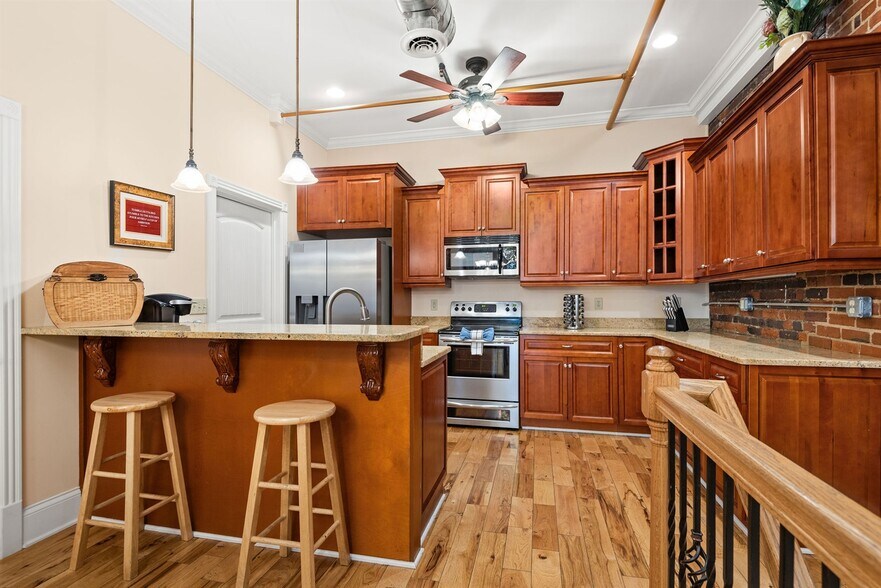More Photos Of 214 3rd Ave N, Nashville Apartments For Sale