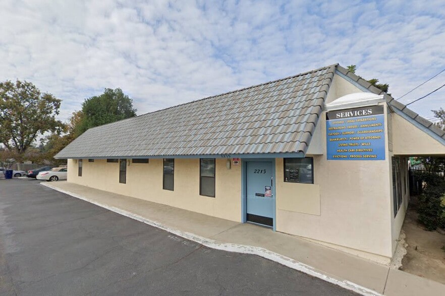 Primary Photo Of 2215 N Fresno St, Fresno Medical For Sale