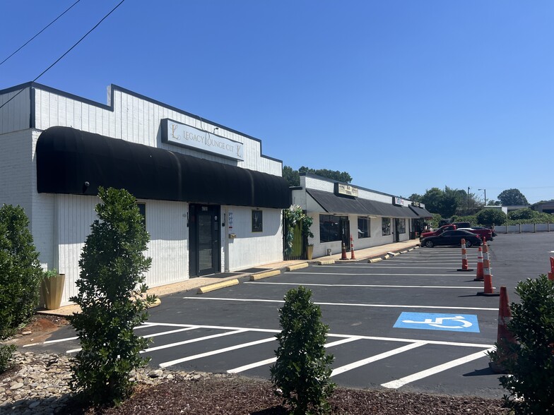 More Photos Of 4701 N Tryon St, Charlotte Unknown For Lease