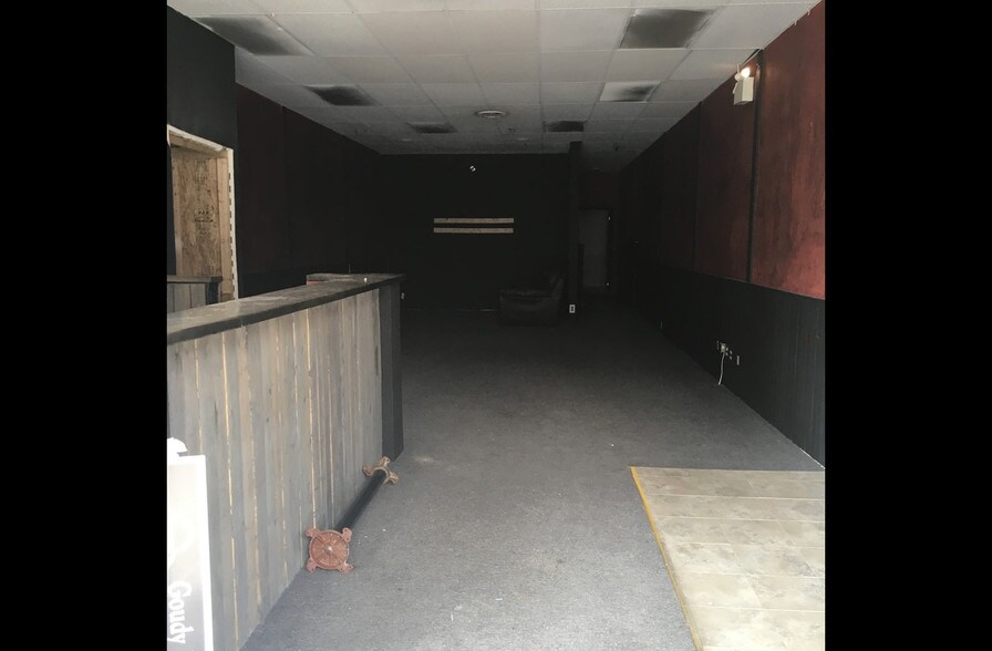 More Photos Of 46 Mississaga St E, Orillia Storefront For Lease