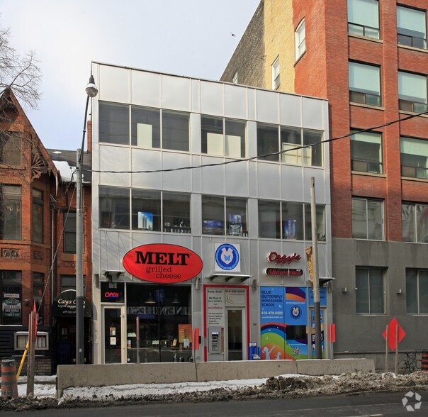 Primary Photo Of 300-302 Richmond St W, Toronto Storefront Retail Office For Lease