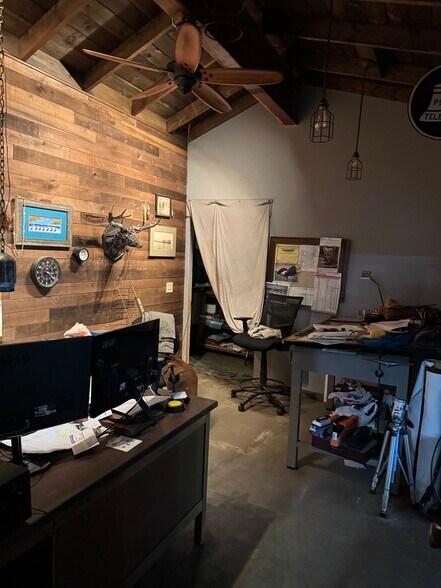 More Photos Of 307 S US-29, Hogansville Showroom For Sale