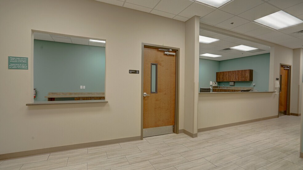 More Photos Of 3230 Interstate 30, Mesquite Medical For Lease