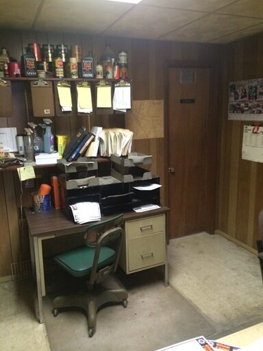 More Photos Of 27 Robinson Rd, Clinton Warehouse For Lease