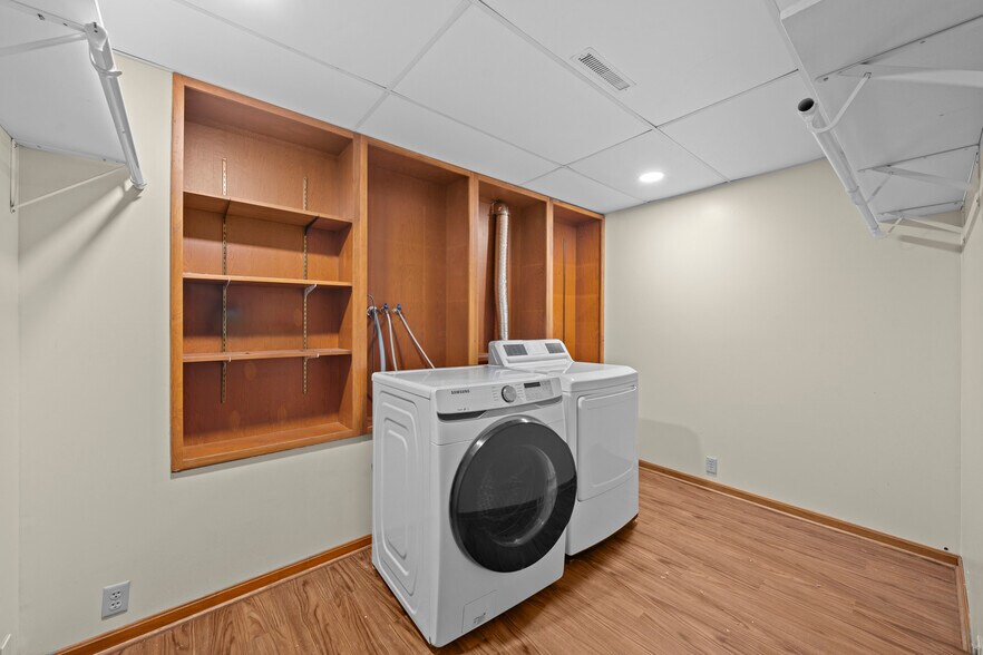 More Photos Of 832 S Main St, Canton Specialty For Sale