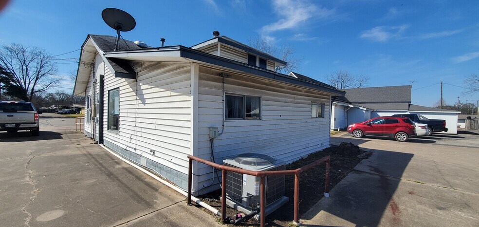 More Photos Of 815 E Milam St, Mexia Medical For Sale