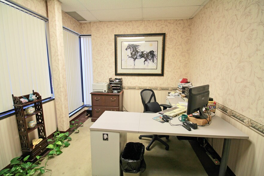 More Photos Of 200 Mineral Springs Rd, Rockaway Medical For Lease