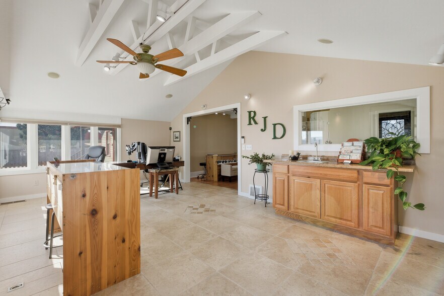 More Photos Of 220 Oak Ave, Eaton Storefront For Sale