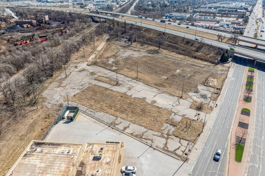 More Photos Of 2714 Dougall Ave, Windsor Land For Sale