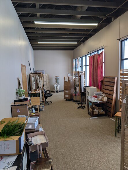 More Photos Of 4236 London Rd, Eau Claire Flex For Lease