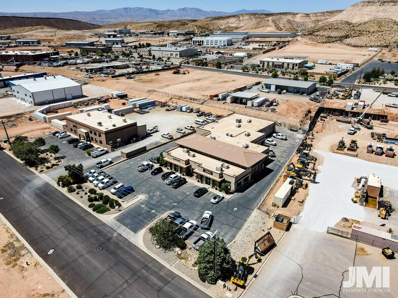 More Photos Of 795 E Factory Dr, St George Flex For Lease