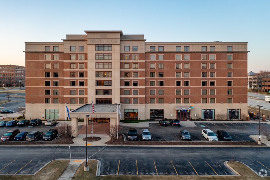 More Photos Of 10499 Innovation Dr, Wauwatosa Hotel For Lease