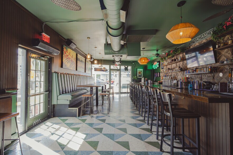 More Photos Of 937 Central Ave, Saint Petersburg Restaurant For Sale