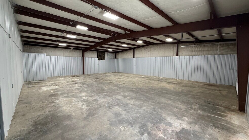 More Photos Of 4384 S Church Street Ext, Roebuck Flex For Lease