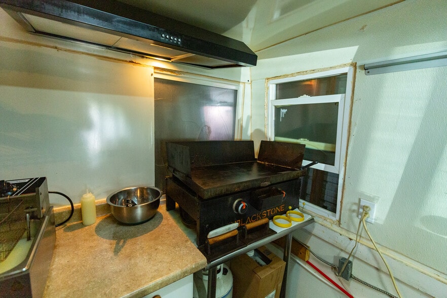 More Photos Of 331 OR-31, Paisley Restaurant For Sale