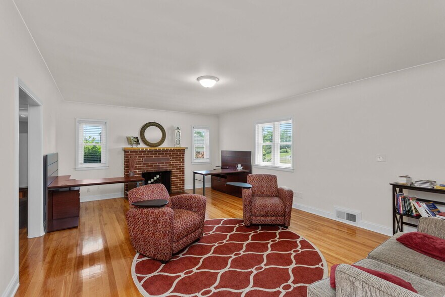More Photos Of 2352 Jefferson Hwy, Waynesboro Office For Sale