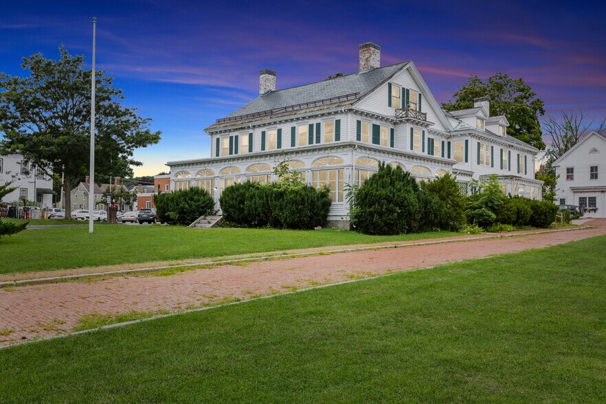 More Photos Of 145 Main St, Amesbury Specialty For Sale