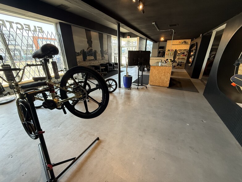 More Photos Of 114 S Coast Hwy, Oceanside General Retail For Lease