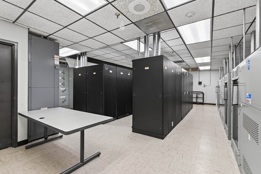 More Photos Of 601 2nd Ave S, Hopkins Office For Lease