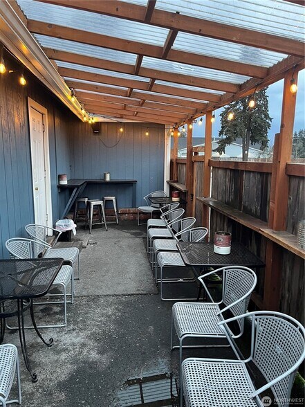 More Photos Of 16701 Pacific Ave S, Spanaway Bar For Sale