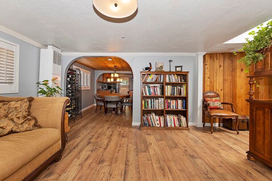 More Photos Of 39226 N Shore Dr, Fawnskin Restaurant For Sale