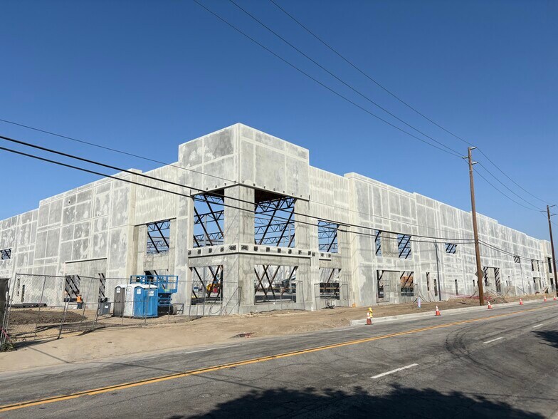 More Photos Of 15010 Don Julian Rd, City Of Industry Manufacturing For Lease