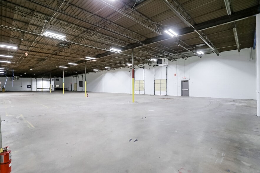More Photos Of 2334 Production Dr, Indianapolis Warehouse For Lease