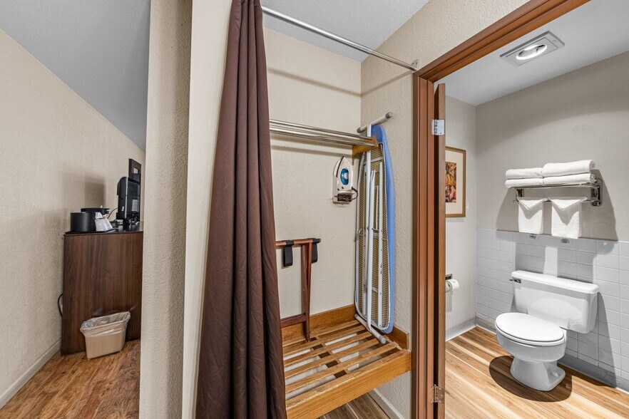 More Photos Of 2930 Main Ave, Durango Hotel For Sale